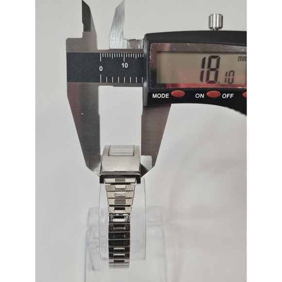 Petite Mudd MD102 Ladies Analo Chrome Silver Quartz Watch New Battery Running - Picture 7 of 13